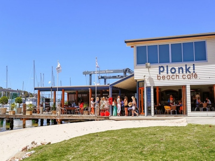 Plonk Beach Cafe Restaurant