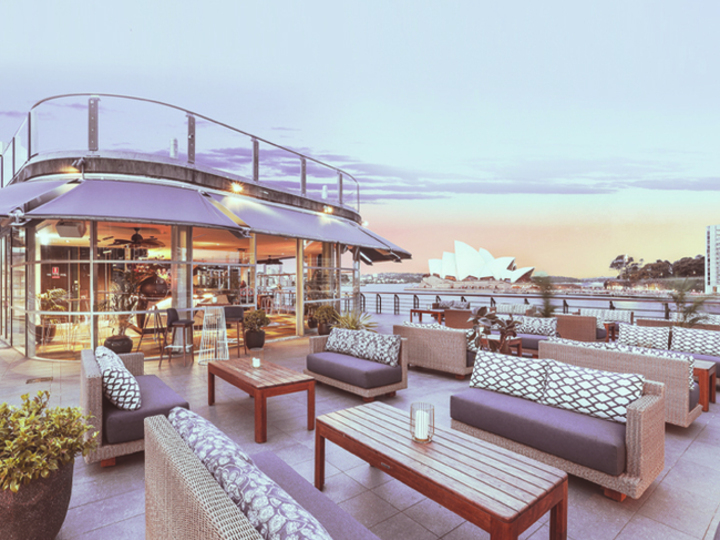 Cruise Bar